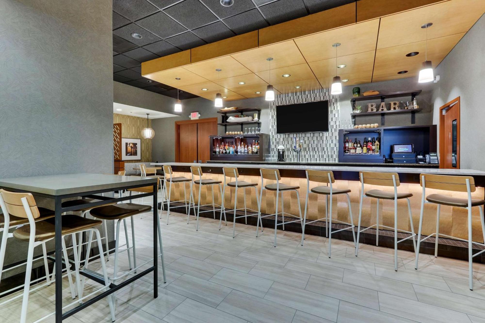 Drury Inn & Suites Orlando Near Universal Orlando Resort Luaran gambar